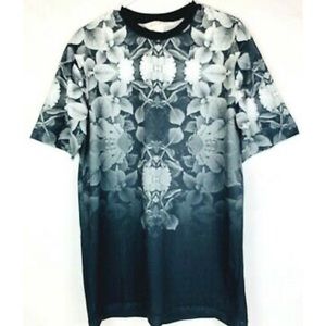 men’s H&M Coachella  Spirit Flower Tee in black with white pattern